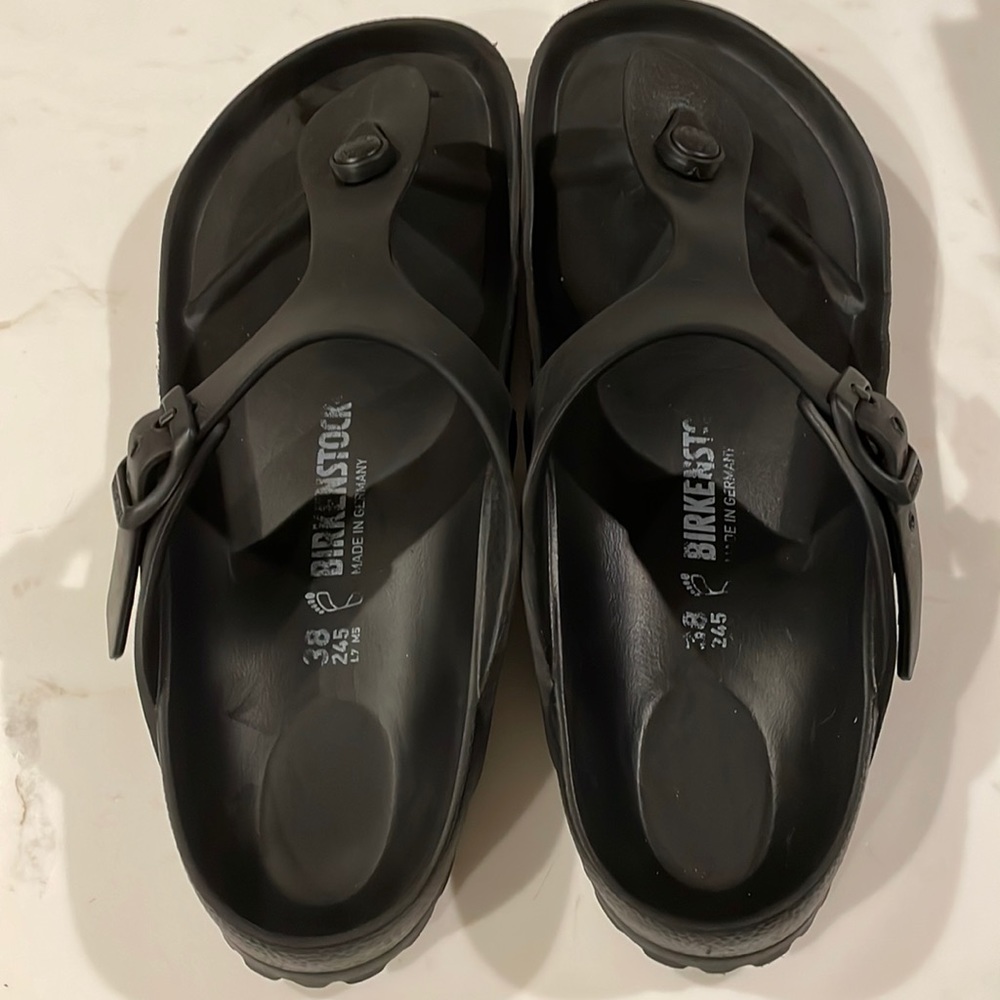 Birkenstock Gizeh Essentials sandals, size EU 38, black, ultralight